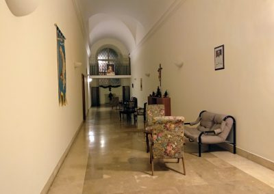 Korytarz wewnętrzny – także miejsce spotkań gości i współpracowników Instytutu.