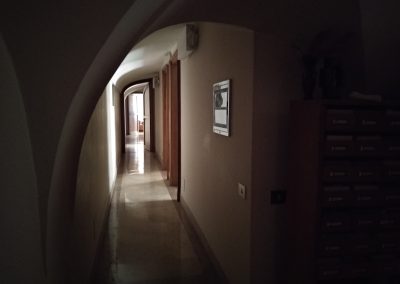 Korytarz prowadzący do pomieszczeń prywatnych jezuitów.